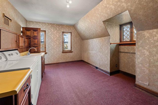 187 E DIVISION STREET, Fond Du Lac, WI 54935