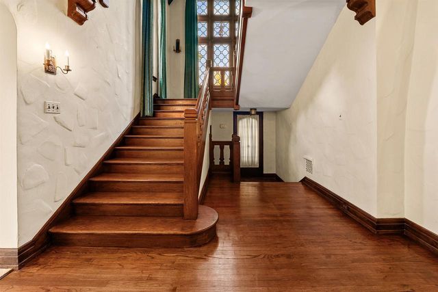 187 E DIVISION STREET, Fond Du Lac, WI 54935