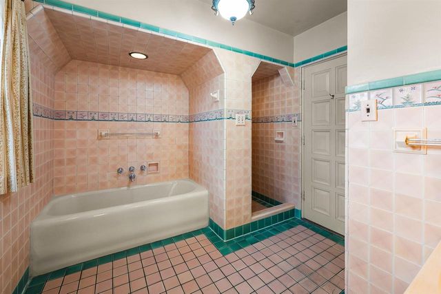 187 E DIVISION STREET, Fond Du Lac, WI 54935