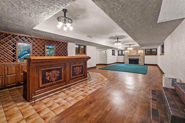 187 E DIVISION STREET, Fond Du Lac, WI 54935