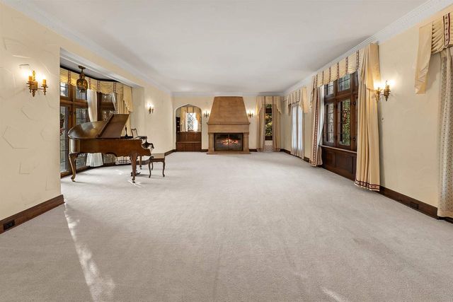 187 E DIVISION STREET, Fond Du Lac, WI 54935