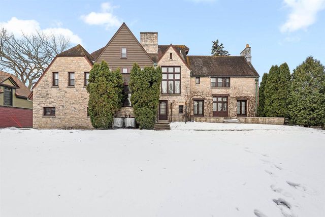 187 E DIVISION STREET, Fond Du Lac, WI 54935