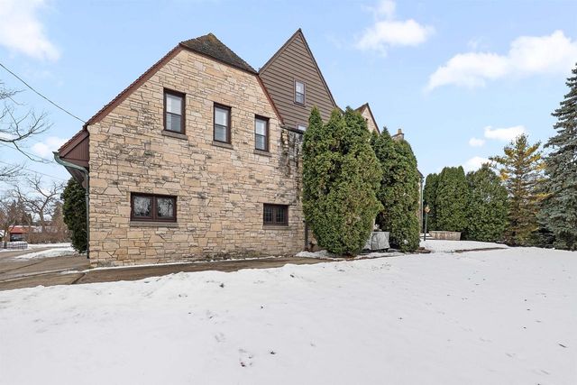 187 E DIVISION STREET, Fond Du Lac, WI 54935