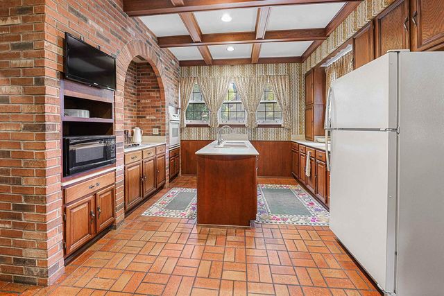 187 E DIVISION STREET, Fond Du Lac, WI 54935