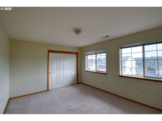 15315 Se OGDEN Dr, Portland, OR 97236