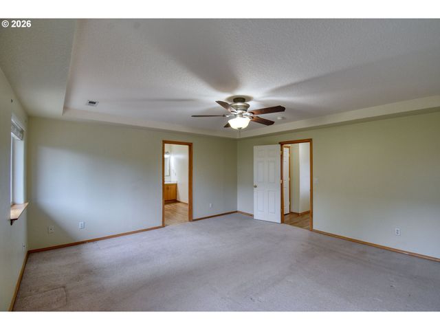 15315 Se OGDEN Dr, Portland, OR 97236