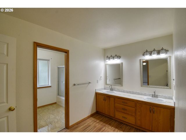 15315 Se OGDEN Dr, Portland, OR 97236