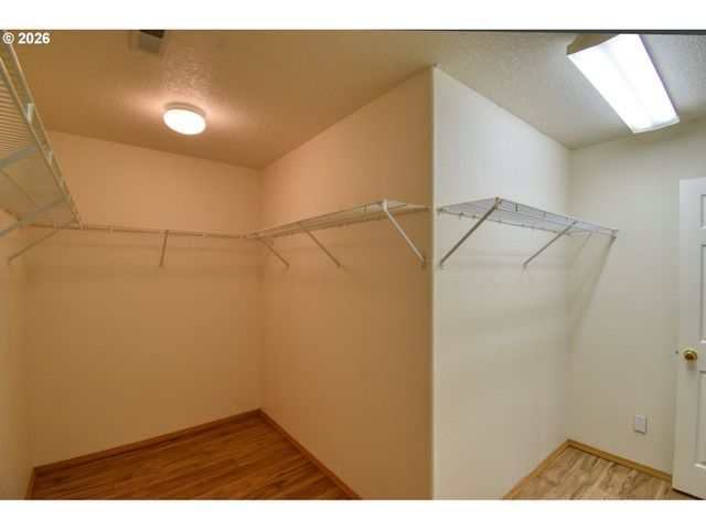 15315 Se OGDEN Dr, Portland, OR 97236