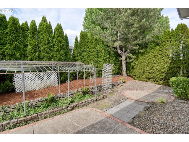15315 Se OGDEN Dr, Portland, OR 97236