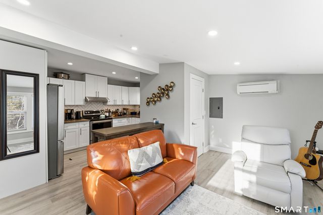 12 Bankside Trail, Newtown, CT 06482