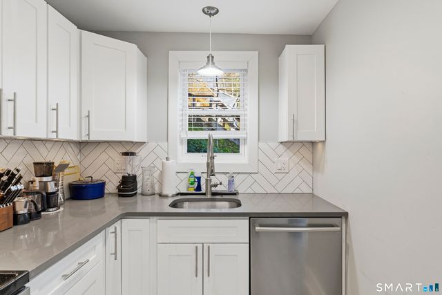 12 Bankside Trail, Newtown, CT 06482