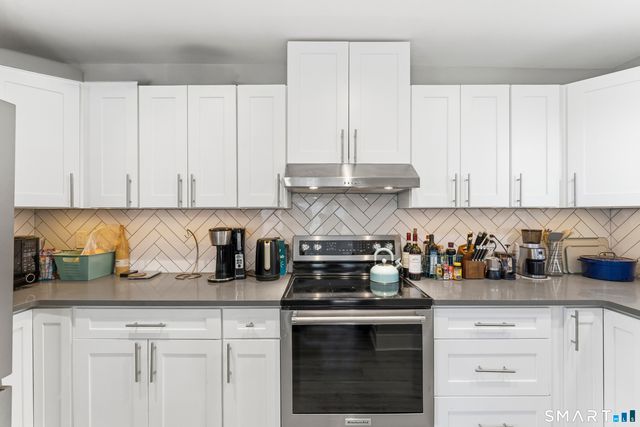 12 Bankside Trail, Newtown, CT 06482