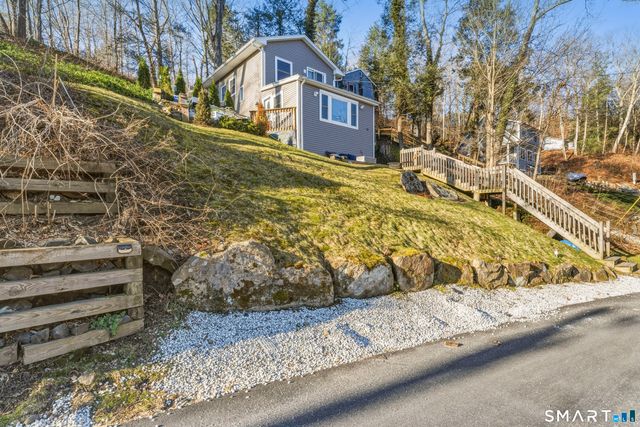 12 Bankside Trail, Newtown, CT 06482