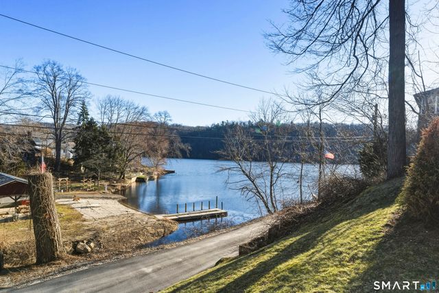 12 Bankside Trail, Newtown, CT 06482