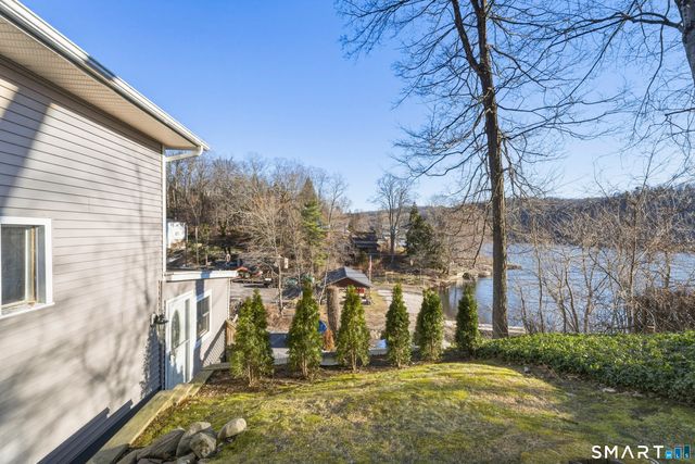 12 Bankside Trail, Newtown, CT 06482