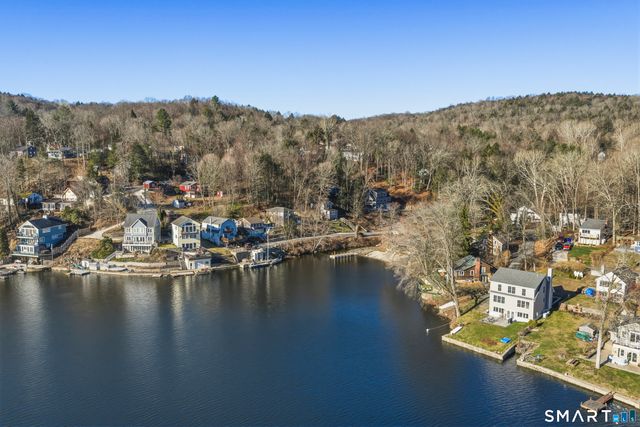 12 Bankside Trail, Newtown, CT 06482