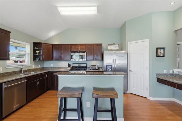 937 Crested Point Drive, College Station, TX 77845