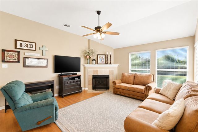 937 Crested Point Drive, College Station, TX 77845