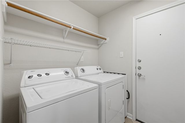 937 Crested Point Drive, College Station, TX 77845