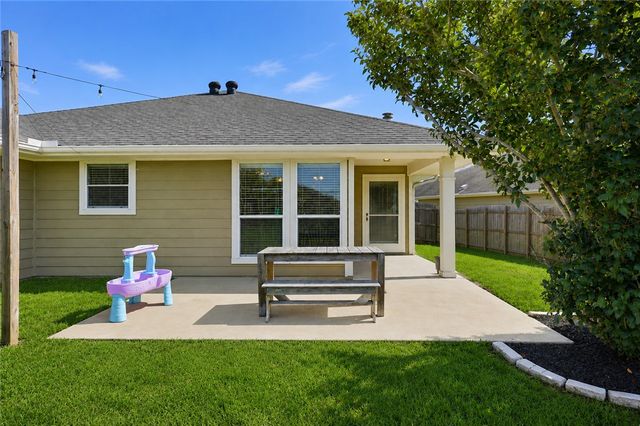 937 Crested Point Drive, College Station, TX 77845