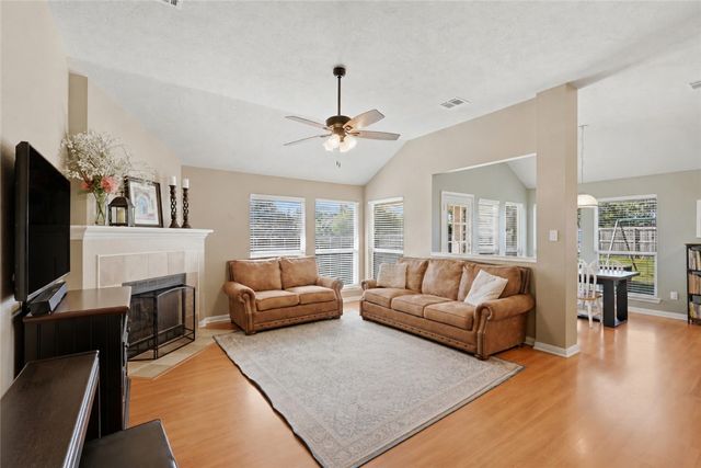 937 Crested Point Drive, College Station, TX 77845