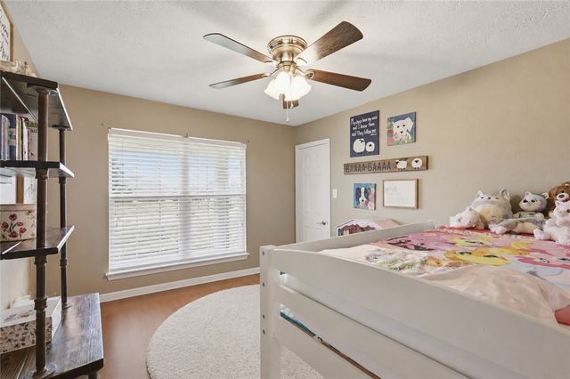 937 Crested Point Drive, College Station, TX 77845