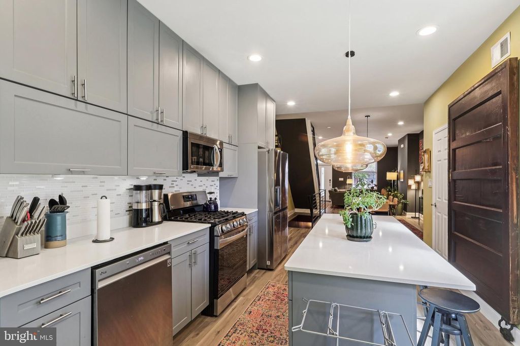 3208 CLIFFORD ST, Philadelphia, PA 19121