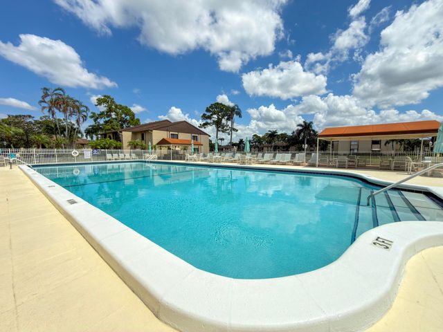235 PINE HOV Circle A-2, Greenacres, FL 33463