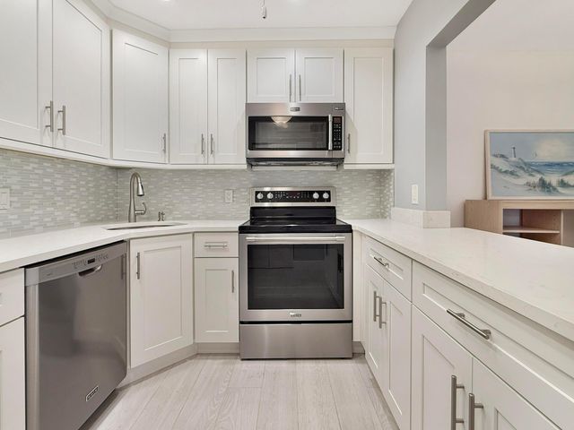 235 PINE HOV Circle A-2, Greenacres, FL 33463