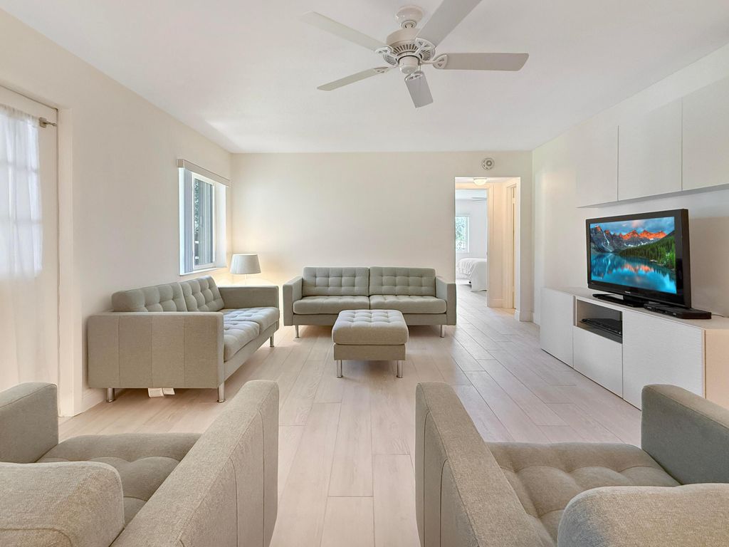 235 PINE HOV Circle A-2, Greenacres, FL 33463