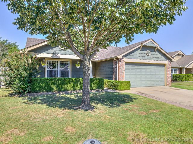 27107 E 123rd Street, Coweta, OK 74429
