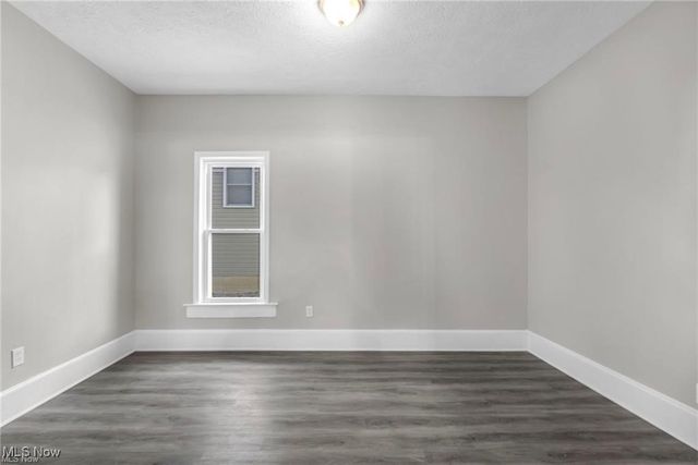 1566 Winchester Avenue, Lakewood, OH 44107