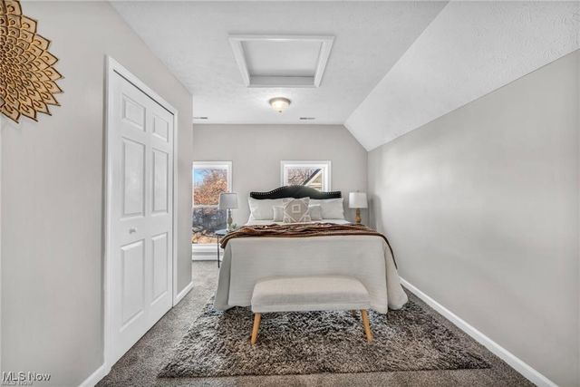 1566 Winchester Avenue, Lakewood, OH 44107