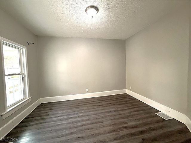 1566 Winchester Avenue, Lakewood, OH 44107