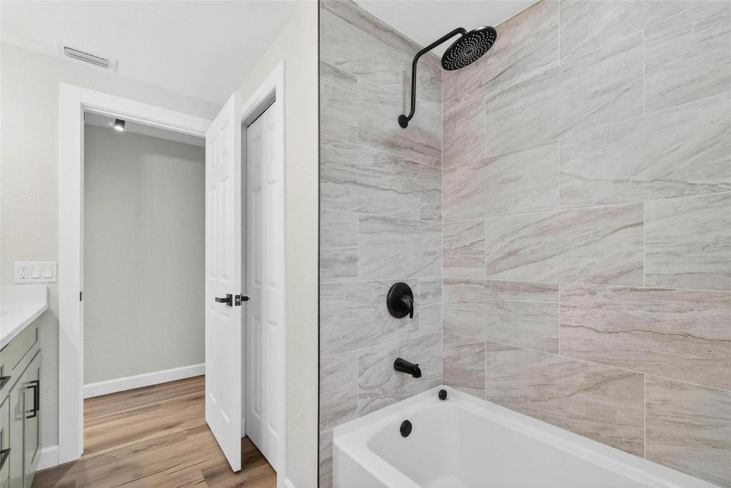 Image 25 of property listing at 4001 TOPSAIL TRAIL, New Port Richey, FL 34652