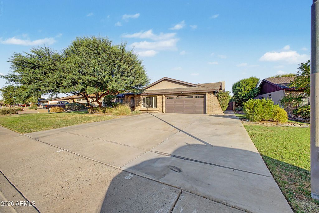 5309 W SWEETWATER Avenue, Glendale, AZ 85304 — photo 4