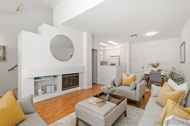 4118 Via Candidiz 115, San Diego, CA 92130