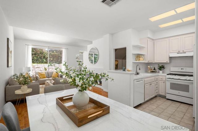 4118 Via Candidiz 115, San Diego, CA 92130
