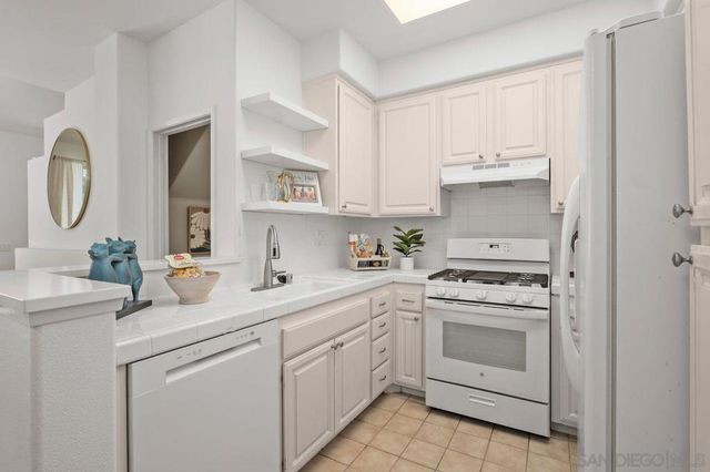 4118 Via Candidiz 115, San Diego, CA 92130