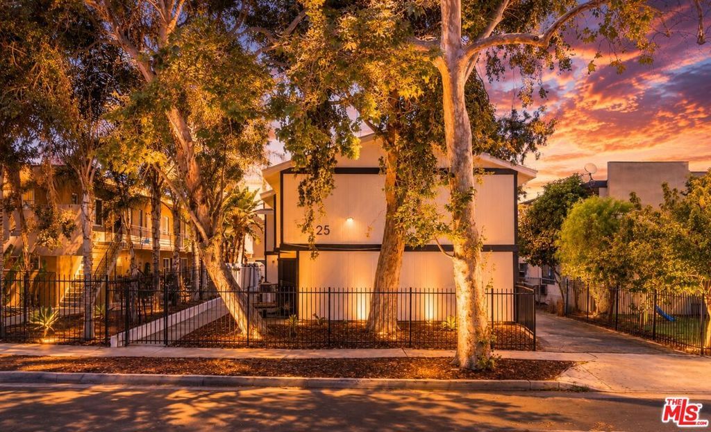11425 Tiara Street, Los Angeles, CA 91601 — exterior