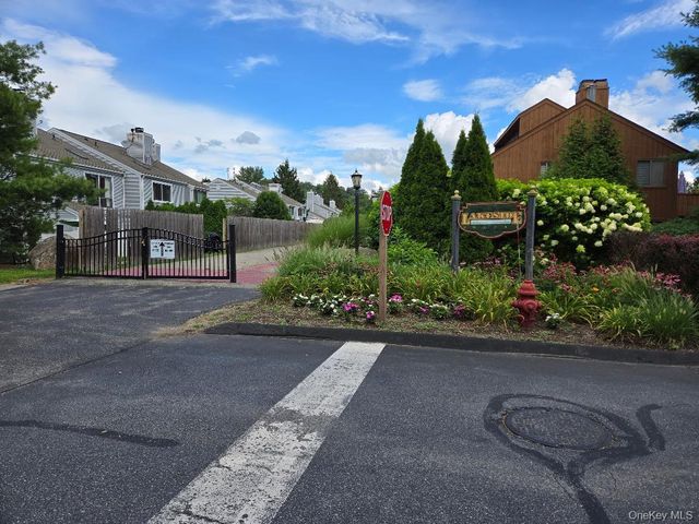 731 Panorama Drive, Mohegan Lake, NY 10547