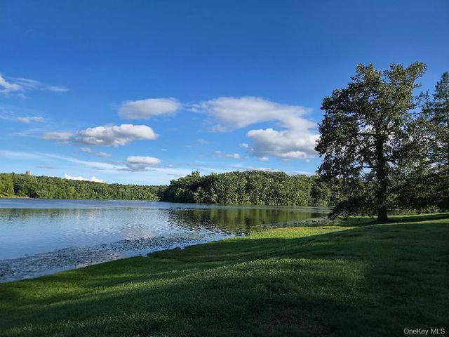 731 Panorama Drive, Mohegan Lake, NY 10547