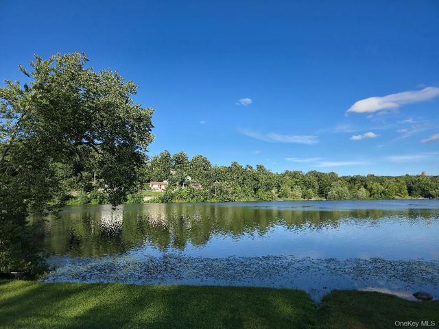 731 Panorama Drive, Mohegan Lake, NY 10547