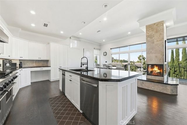 3952 Oakfield Drive, Sherman Oaks, CA 91423