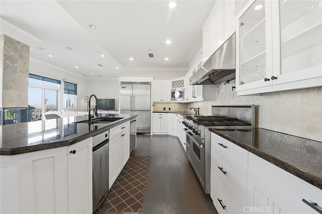 3952 Oakfield Drive, Sherman Oaks, CA 91423