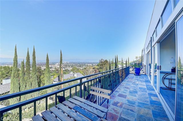 3952 Oakfield Drive, Sherman Oaks, CA 91423