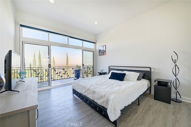 3952 Oakfield Drive, Sherman Oaks, CA 91423