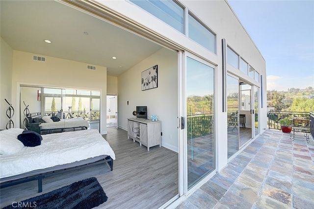 3952 Oakfield Drive, Sherman Oaks, CA 91423