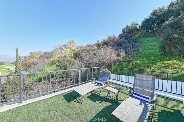 3952 Oakfield Drive, Sherman Oaks, CA 91423