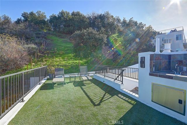 3952 Oakfield Drive, Sherman Oaks, CA 91423